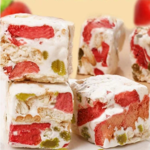 草莓羊奶芙雪花酥饼干坚果糕点心饼干牛轧棉花糖零食小吃网红爆款